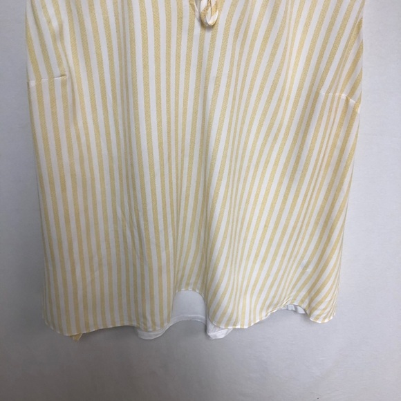 ➕ Ava & Viv Stripe Sleeveless Top - Picture 5 of 9